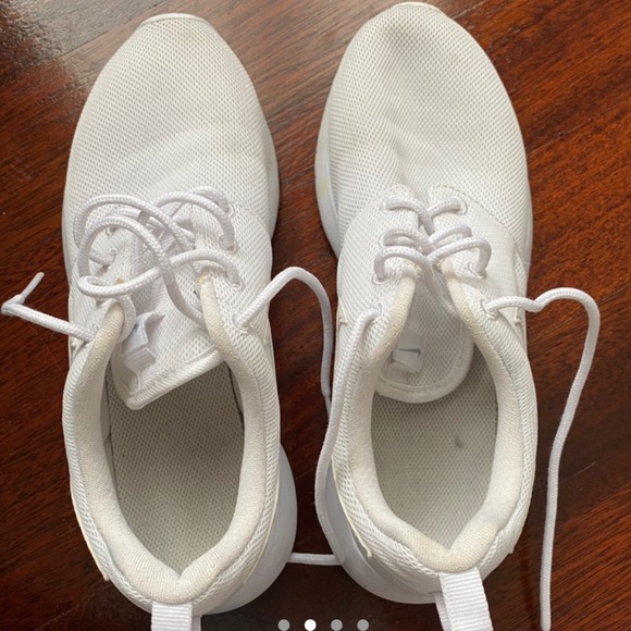 White Nike roches - Picture 3 of 3